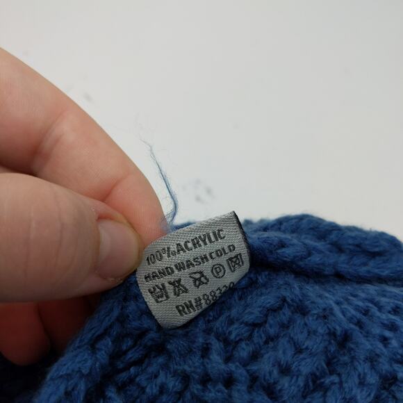 C.C. Exclusives Cable Knit Beanie Hat Blue Patch Logo 100% Acrylic - Picture 11 of 13